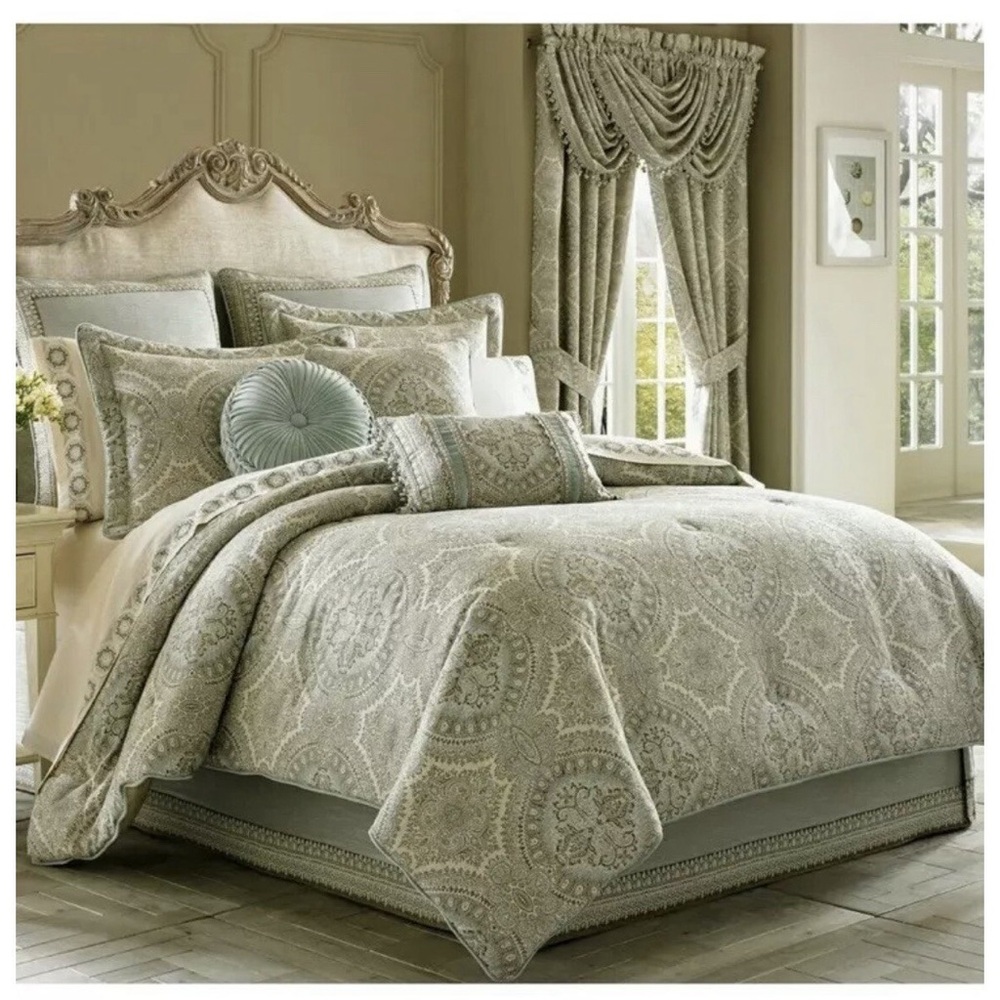 J QUEEN NEW YORK ‘Collette’ Set of Two Euro Shams - Picture 2 of 8